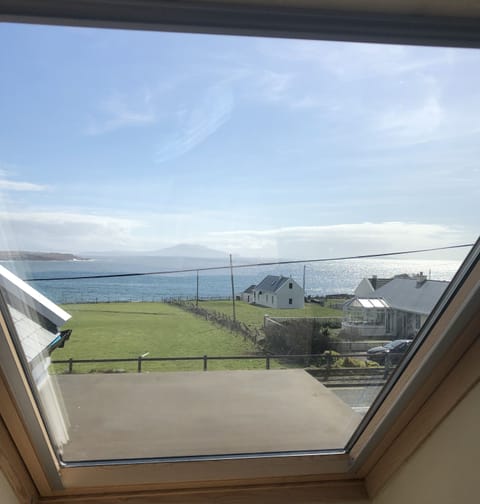 Soundproofing, free WiFi, bed sheets