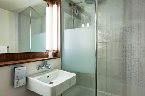 Shower, rainfall showerhead, eco-friendly toiletries, hair dryer