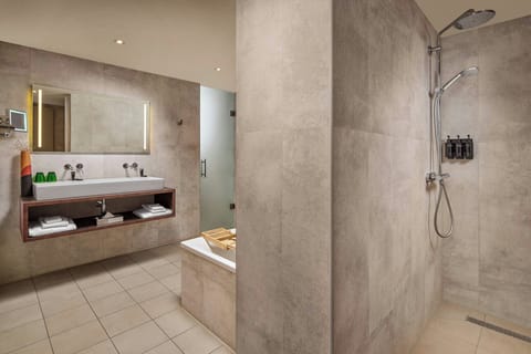 Rainfall showerhead, designer toiletries, hair dryer, towels