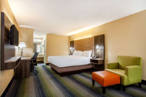 In-room safe, laptop workspace, blackout drapes, soundproofing