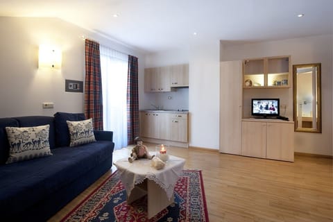 Junior Suite | Living area | LCD TV