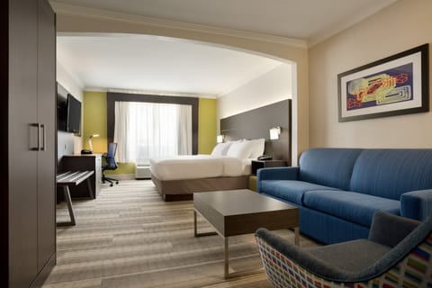 Premium bedding, pillowtop beds, in-room safe, desk