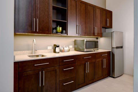 Egyptian cotton sheets, premium bedding, down comforters, pillowtop beds