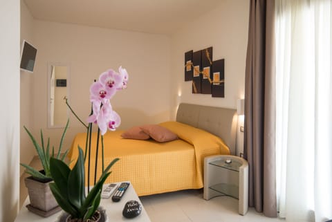 Minibar, in-room safe, desk, free cribs/infant beds