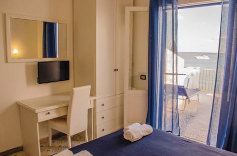 Standard Double or Twin Room | Desk, cribs/infant beds, free WiFi