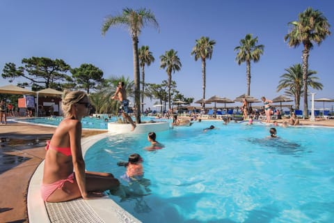 Seasonal outdoor pool, sun loungers