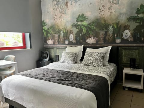 Double Room | 1 bedroom, premium bedding, Select Comfort beds, minibar