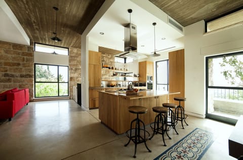 Villa, 6 Bedrooms, Mountain View | Shared kitchen | Full-size fridge, microwave, oven, stovetop