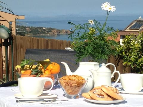 Free buffet breakfast