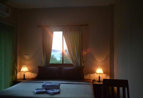 Double Room | Hypo-allergenic bedding, free minibar, free WiFi