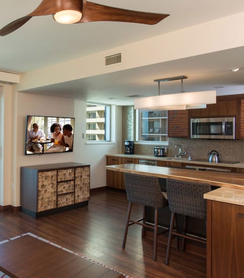 2 Bedroom Ocean VW Suite With Sofabed FLR 19-28 | Private kitchen | Full-size fridge, microwave, oven, stovetop