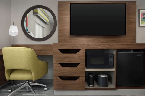 Pillowtop beds, desk, laptop workspace, blackout drapes