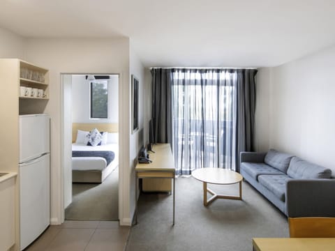 One Bedroom Apartment, 1 Queen Bed | Desk, iron/ironing board, cribs/infant beds, free WiFi