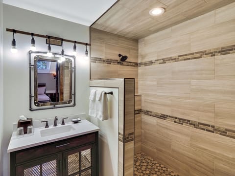 Free toiletries, hair dryer, bathrobes, towels