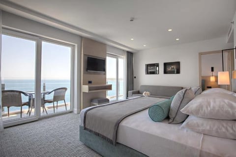 Premium Suite, 2 Bedrooms, Balcony, Sea View | Hypo-allergenic bedding, minibar, in-room safe, desk