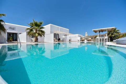 Seasonal outdoor pool, pool umbrellas, sun loungers