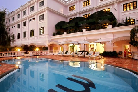 Outdoor pool, pool umbrellas, sun loungers