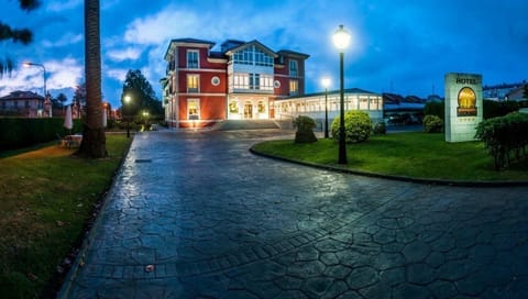 Front of property - evening/night