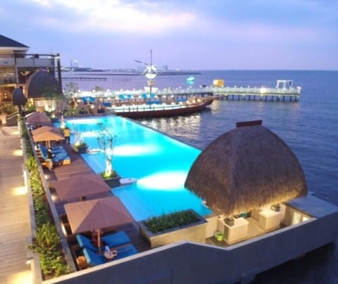 Infinity pool