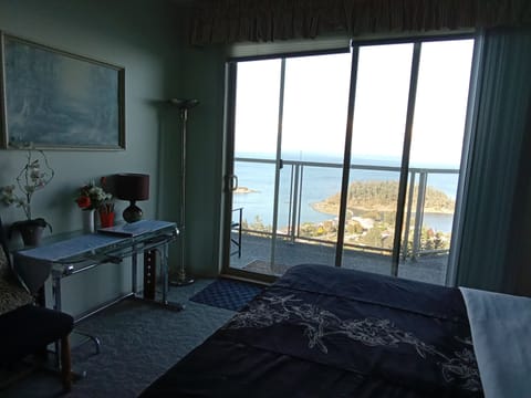 Standard Room, 1 Queen Bed, Ocean View | 1 bedroom, premium bedding, soundproofing, free WiFi