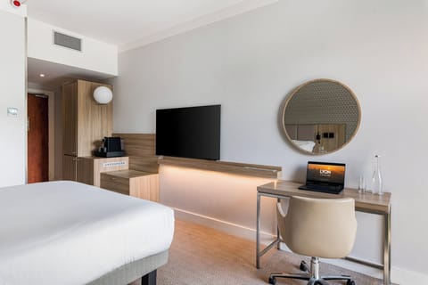 Premium Room, 1 Queen Bed, Balcony | In-room safe, desk, blackout drapes, soundproofing