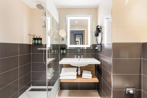 Premium Room, 1 Queen Bed, Balcony | Bathroom | Designer toiletries, hair dryer, towels, soap