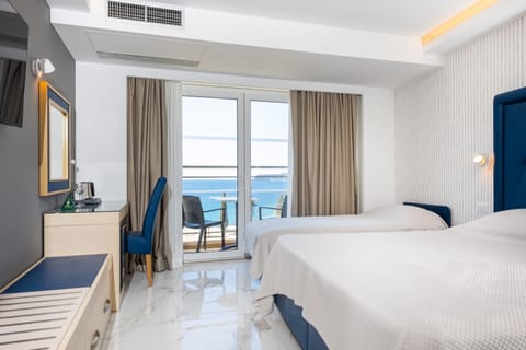 Standard Double or Twin Room, Balcony, Sea View | Hypo-allergenic bedding, minibar, in-room safe, desk