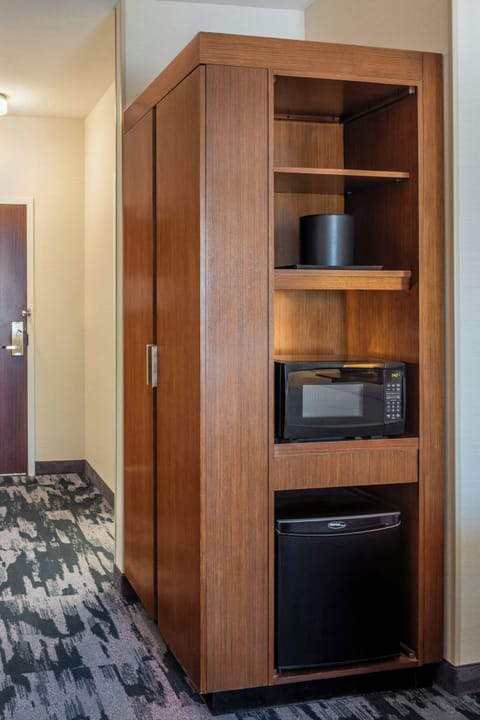 Desk, iron/ironing board, free WiFi, alarm clocks