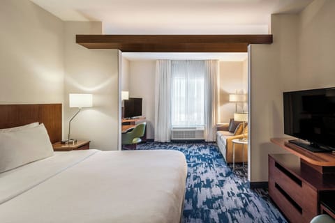 Suite, 1 King Bed with Sofa bed | Desk, iron/ironing board, free WiFi, alarm clocks