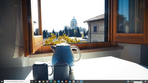 Premium bedding, desk, blackout drapes, soundproofing