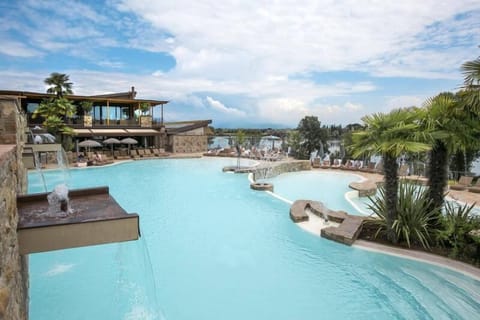 Seasonal outdoor pool, pool umbrellas, sun loungers