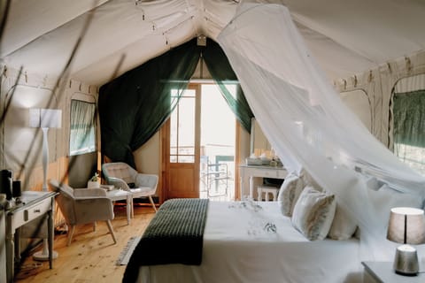 Honeymoon Suite | In-room safe, WiFi