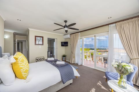 Deluxe Room, Mountain View | Premium bedding, pillowtop beds, free WiFi, bed sheets