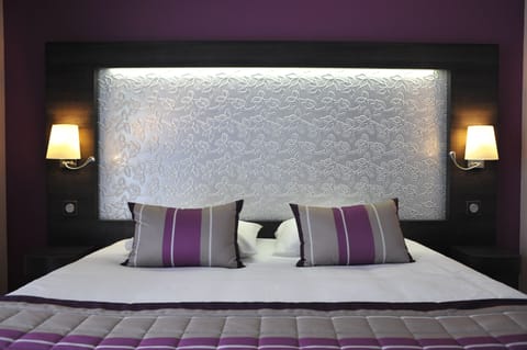 In-room safe, desk, soundproofing, cribs/infant beds