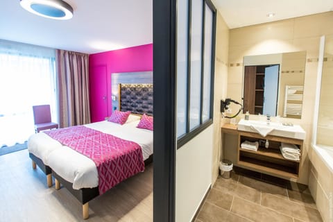 In-room safe, desk, soundproofing, cribs/infant beds