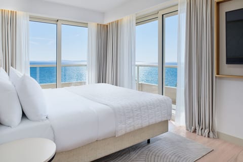Suite, 2 Bedrooms, Sea View (Balcony) | In-room safe, iron/ironing board, free WiFi, bed sheets
