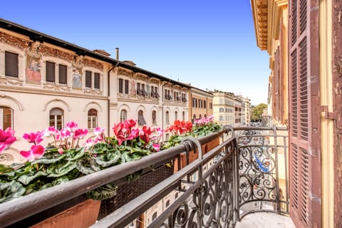 Superior Double Room | Street view