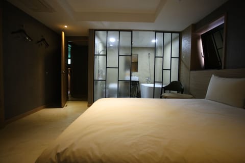 Deluxe Double Room | Memory foam beds, rollaway beds, free WiFi, bed sheets
