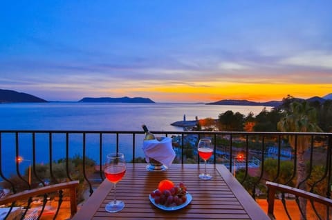 Family 1 Sea View Room | Terrace/patio