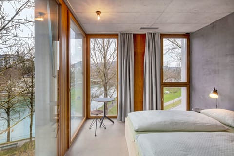 Free WiFi, bed sheets, wheelchair access