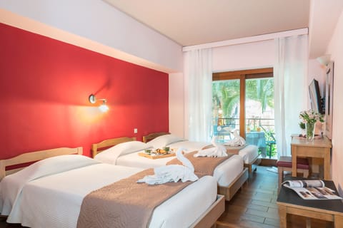 Standard Triple Room | Desk, soundproofing, iron/ironing board, free cribs/infant beds