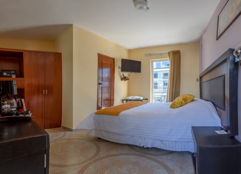 Standard Room | Premium bedding, in-room safe, desk, blackout drapes