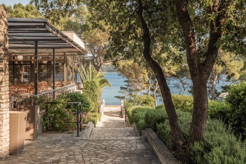 Breakfast, lunch, dinner served; local and international cuisine 