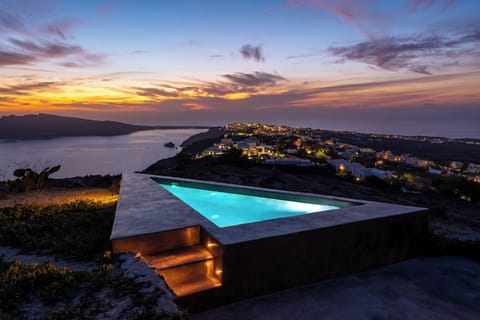 Deluxe Villa, 2 Bedrooms, Private Pool and Outdoor Hot Tub | Beach/ocean view