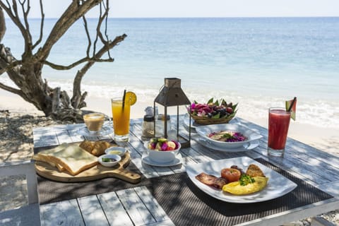 Daily cooked-to-order breakfast for a fee