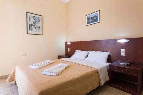 In-room safe, free WiFi, bed sheets