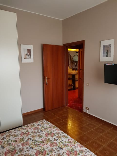 Standard Double Room | In-room safe, blackout drapes, free cribs/infant beds, rollaway beds