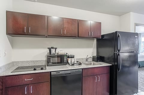 Suite, Multiple Beds, Non Smoking (Extended Stay) | Private kitchen | Fridge, microwave, coffee/tea maker