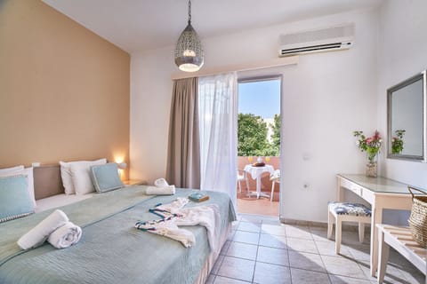 In-room safe, desk, blackout drapes, soundproofing