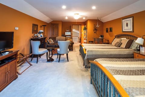 Suite, 2 Queen Beds, Non Smoking (Loft Suite) | Premium bedding, desk, soundproofing, free WiFi